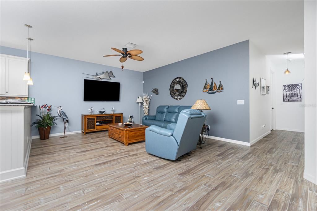 For Sale: $399,000 (2 beds, 2 baths, 1594 Square Feet)