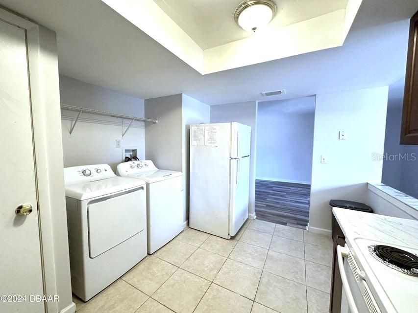 For Sale: $135,000 (2 beds, 2 baths, 922 Square Feet)