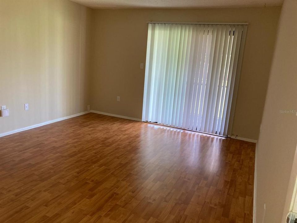 For Rent: $1,200 (1 beds, 1 baths, 785 Square Feet)