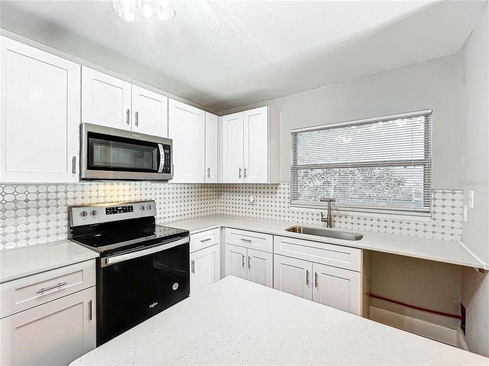 For Sale: $226,490 (3 beds, 1 baths, 1076 Square Feet)