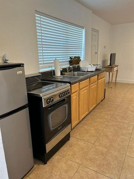 For Rent: $1,150 (0 beds, 1 baths, 450 Square Feet)