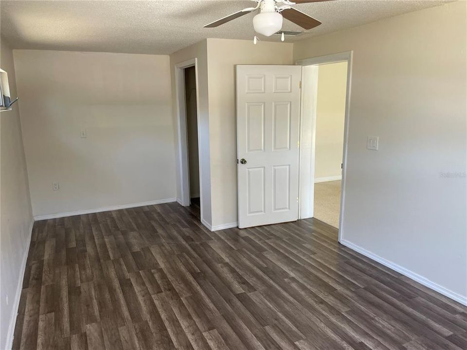 For Sale: $347,450 (3 beds, 1 baths, 1030 Square Feet)