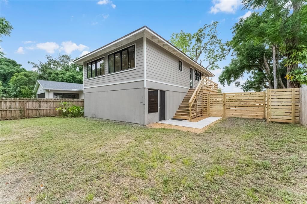 Recently Sold: $399,000 (2 beds, 2 baths, 864 Square Feet)
