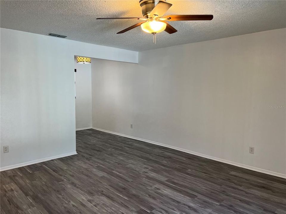 For Rent: $1,450 (2 beds, 1 baths, 720 Square Feet)