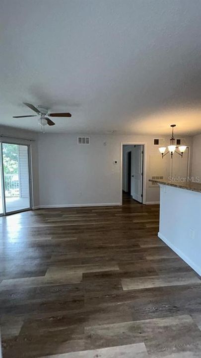Recently Rented: $1,300 (1 beds, 1 baths, 648 Square Feet)