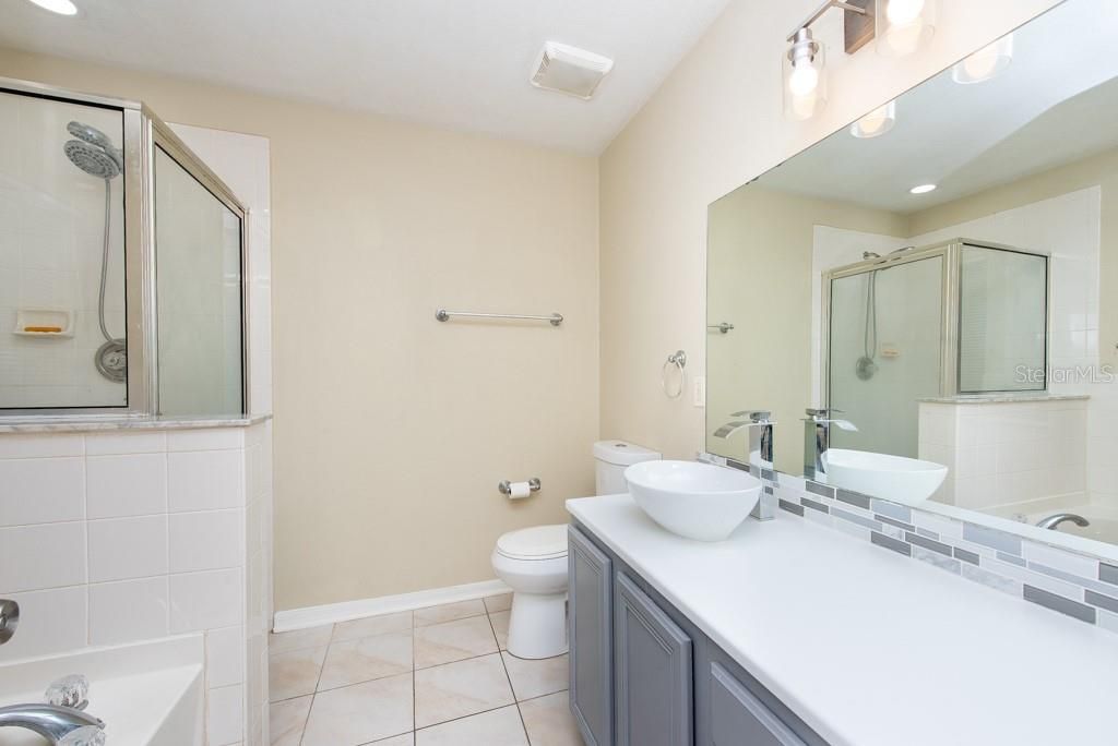 Active With Contract: $275,000 (4 beds, 2 baths, 1686 Square Feet)