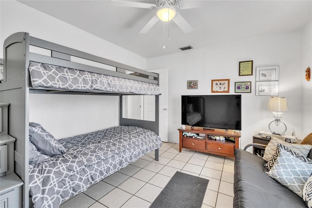 For Sale: $345,000 (2 beds, 2 baths, 1390 Square Feet)