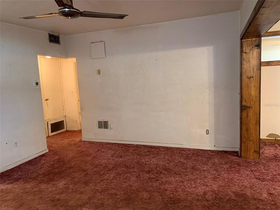 For Sale: $135,000 (3 beds, 1 baths, 1120 Square Feet)