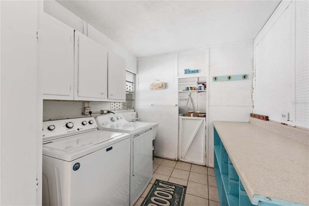For Rent: $4,000 (3 beds, 2 baths, 1470 Square Feet)
