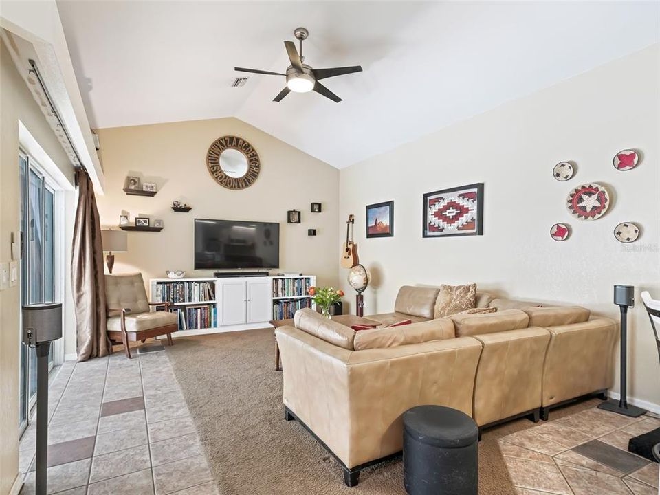 For Sale: $450,000 (3 beds, 3 baths, 2370 Square Feet)