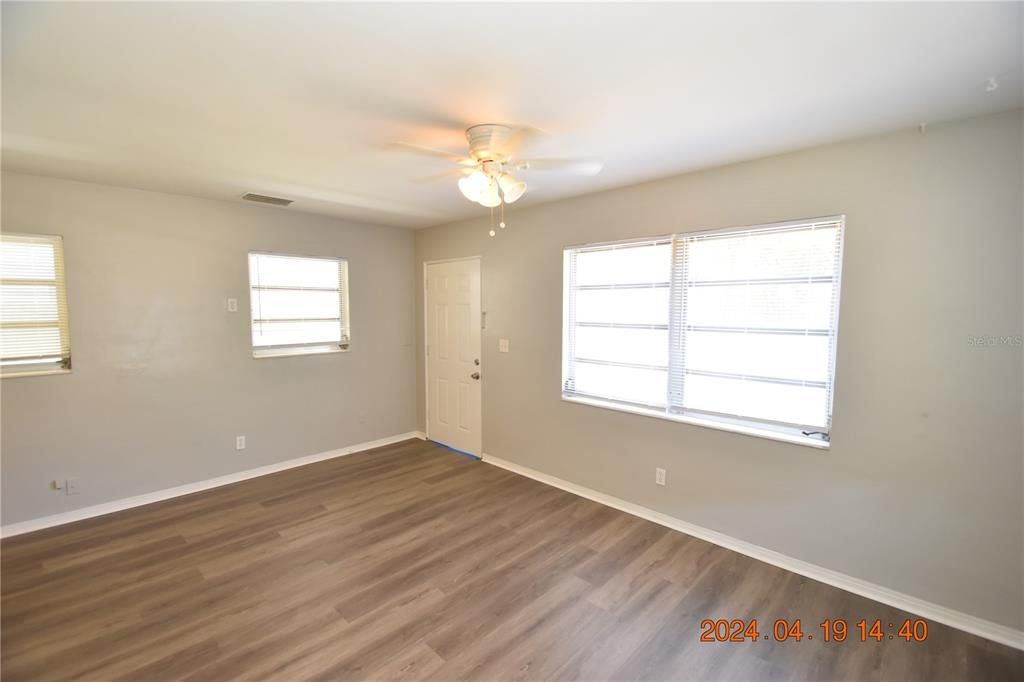 For Rent: $1,995 (2 beds, 1 baths, 1220 Square Feet)