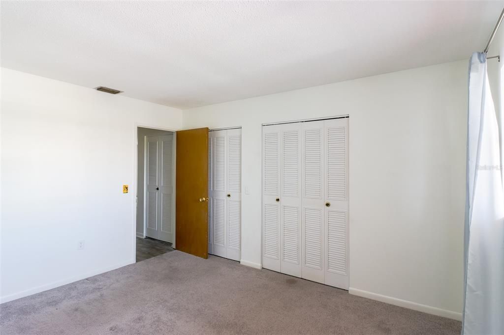 For Sale: $269,000 (2 beds, 2 baths, 1250 Square Feet)