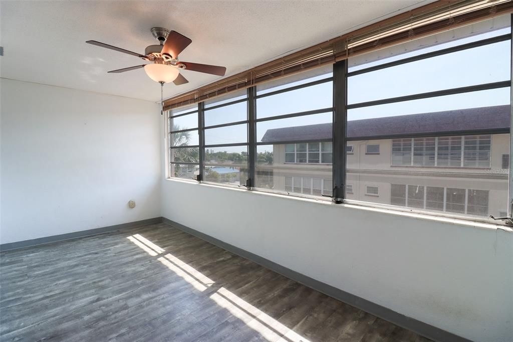 For Sale: $269,000 (2 beds, 2 baths, 1250 Square Feet)