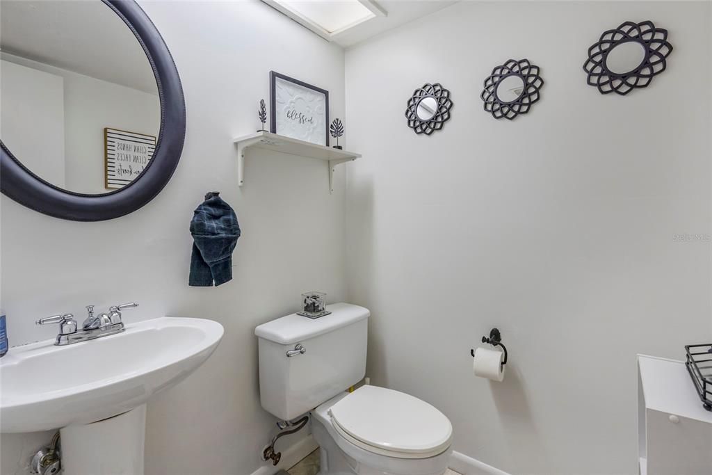 Active With Contract: $215,000 (2 beds, 2 baths, 1355 Square Feet)