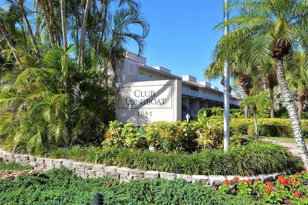 Recently Sold: $925,000 (2 beds, 2 baths, 1484 Square Feet)