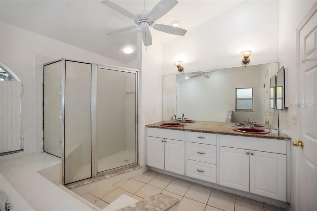 For Sale: $780,000 (4 beds, 2 baths, 2588 Square Feet)
