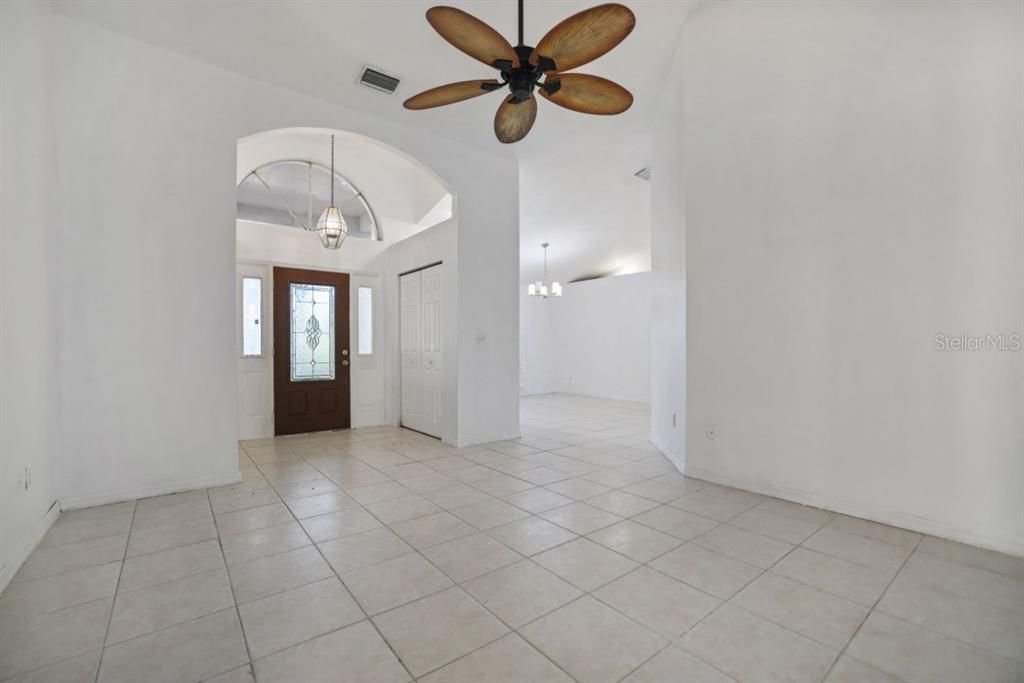 For Sale: $780,000 (4 beds, 2 baths, 2588 Square Feet)