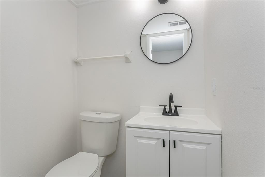 Active With Contract: $185,000 (2 beds, 2 baths, 1138 Square Feet)
