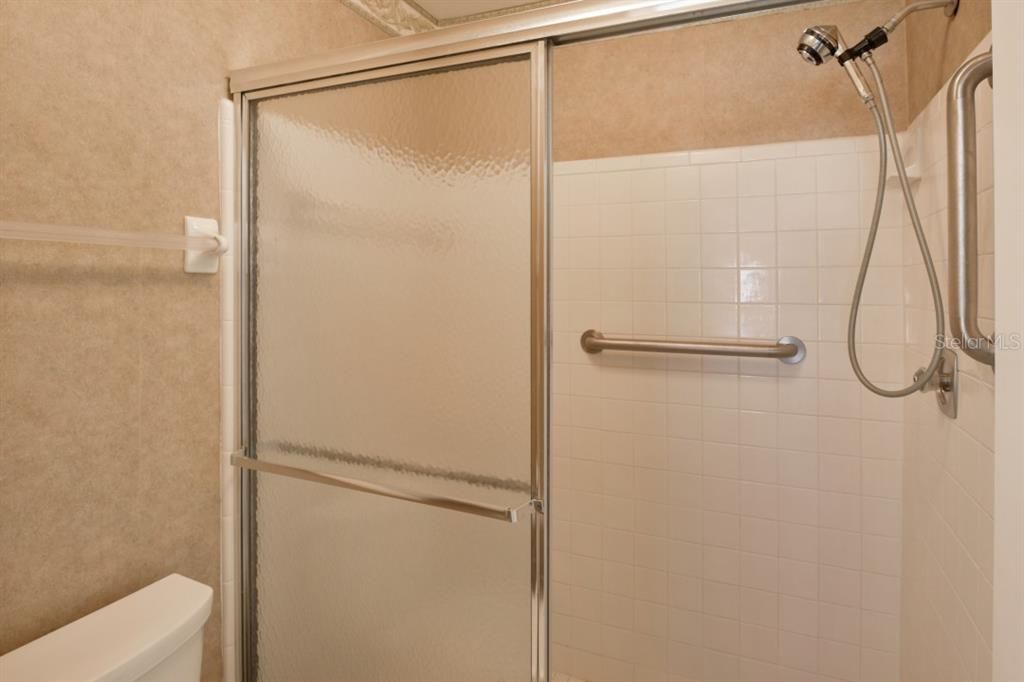 For Sale: $289,900 (2 beds, 2 baths, 1296 Square Feet)