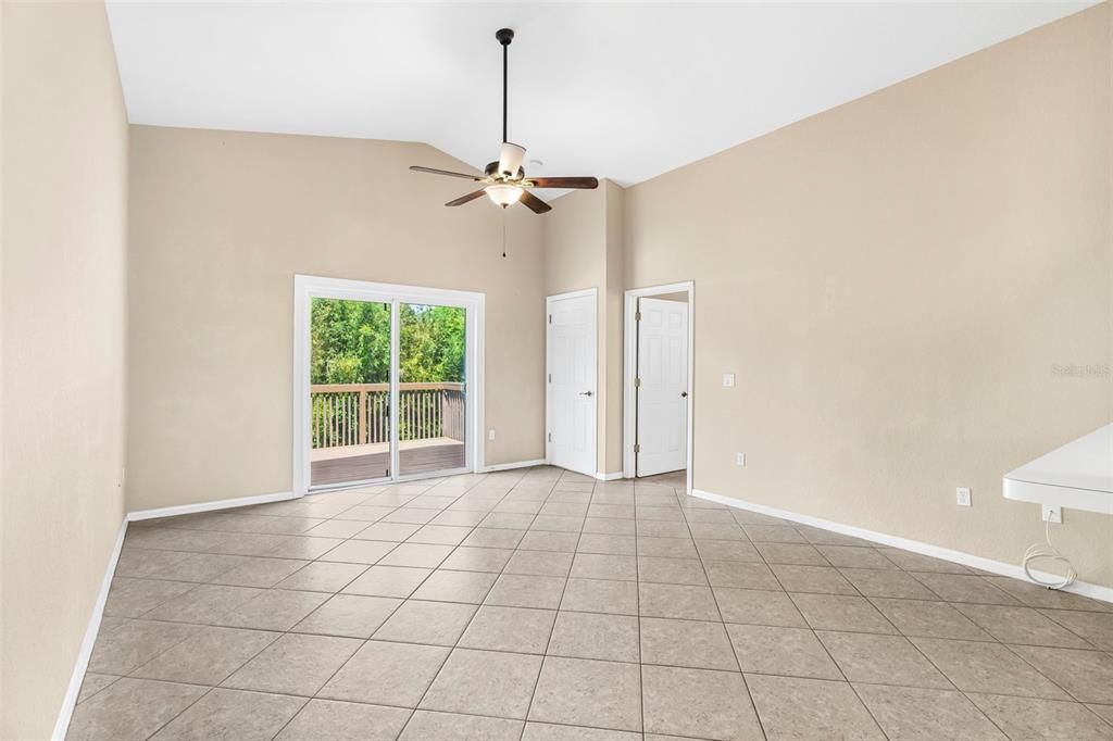 Active With Contract: $279,900 (3 beds, 2 baths, 1384 Square Feet)