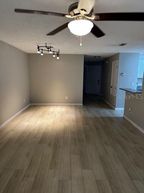 For Rent: $2,500 (3 beds, 2 baths, 1212 Square Feet)