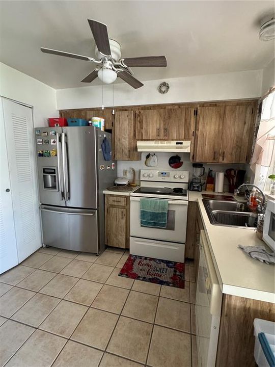 For Sale: $290,000 (2 beds, 1 baths, 1145 Square Feet)