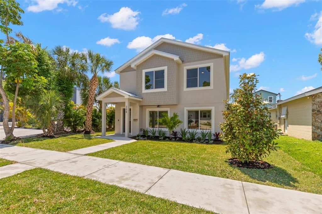 For Sale: $998,000 (4 beds, 3 baths, 1935 Square Feet)