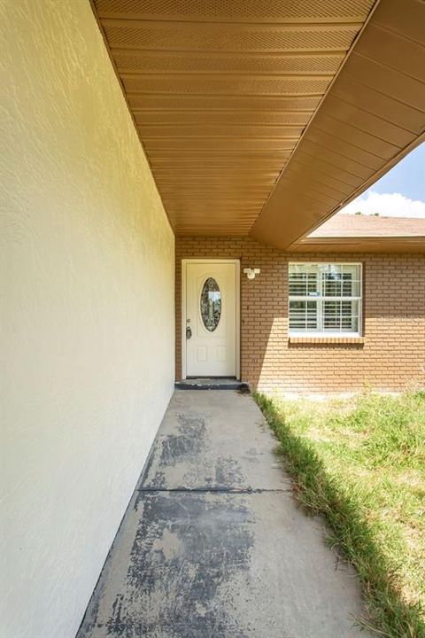 Active With Contract: $279,900 (3 beds, 2 baths, 1575 Square Feet)