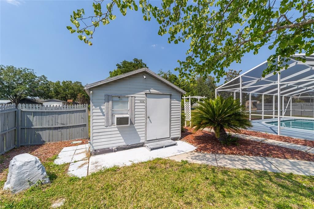 For Sale: $400,000 (3 beds, 2 baths, 2164 Square Feet)