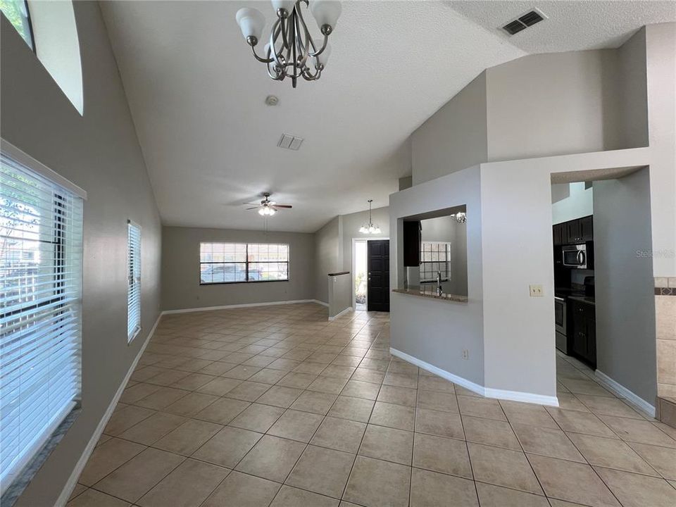 Active With Contract: $355,900 (3 beds, 2 baths, 2089 Square Feet)
