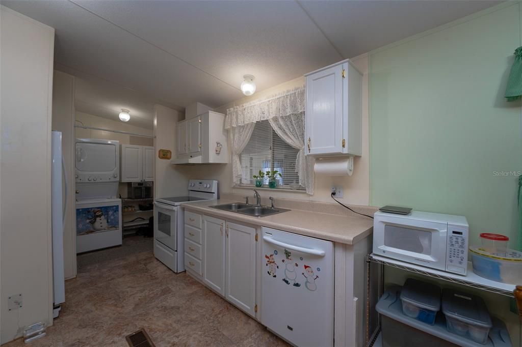 Active With Contract: $135,000 (2 beds, 2 baths, 1152 Square Feet)