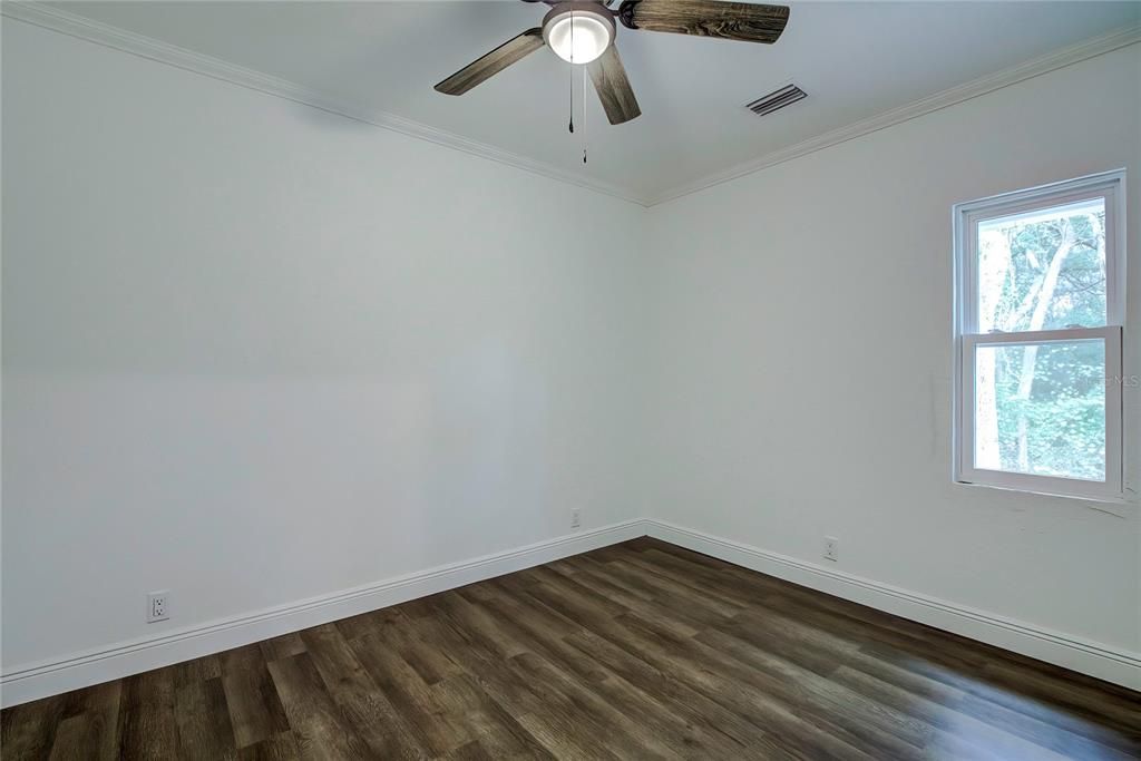 For Sale: $300,000 (3 beds, 2 baths, 1188 Square Feet)