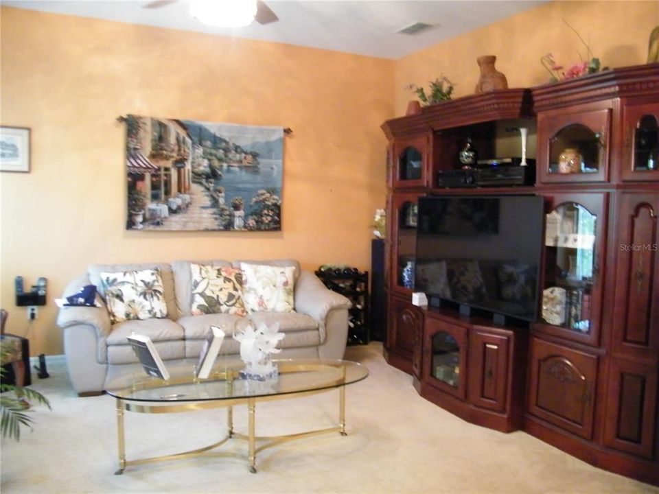 For Sale: $425,000 (2 beds, 2 baths, 2267 Square Feet)