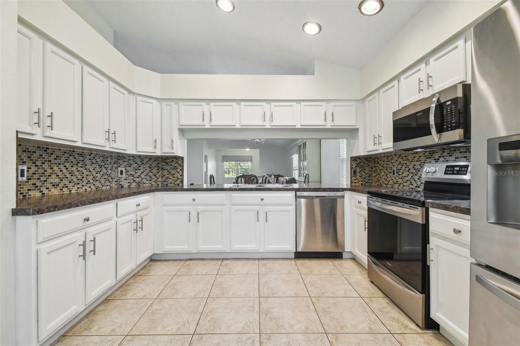 For Sale: $345,500 (3 beds, 2 baths, 2010 Square Feet)