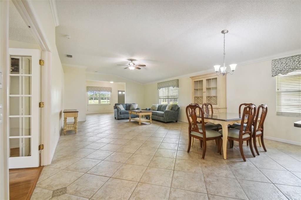 For Sale: $345,500 (3 beds, 2 baths, 2010 Square Feet)