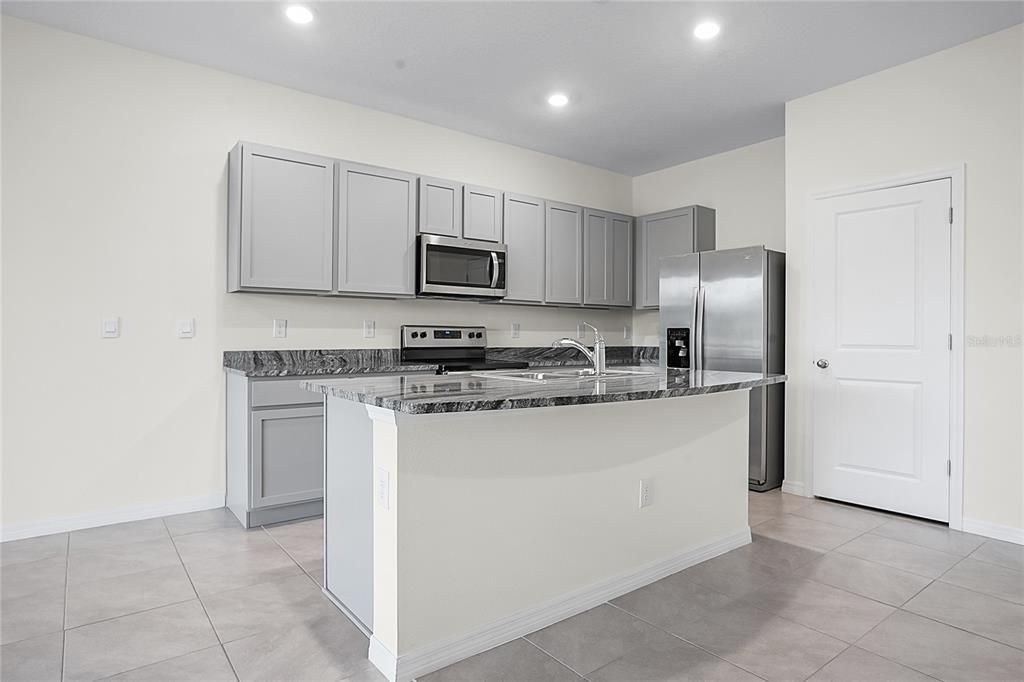 For Sale: $404,990 (3 beds, 2 baths, 1662 Square Feet)