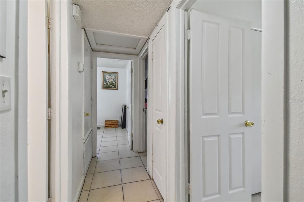 For Sale: $339,900 (4 beds, 2 baths, 1395 Square Feet)