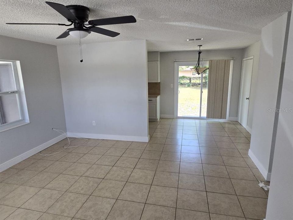 For Rent: $1,500 (3 beds, 1 baths, 1036 Square Feet)