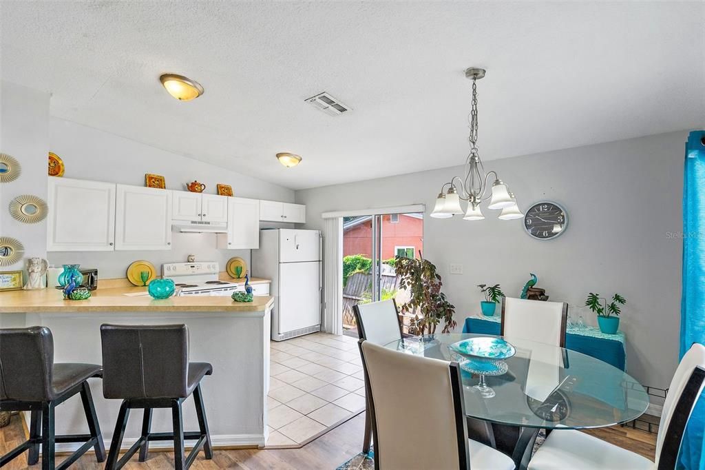 Active With Contract: $325,000 (3 beds, 2 baths, 1200 Square Feet)