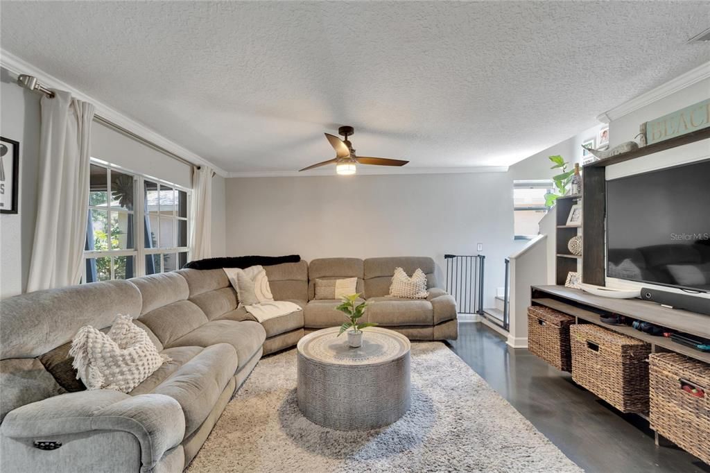 Active With Contract: $395,000 (3 beds, 2 baths, 1392 Square Feet)