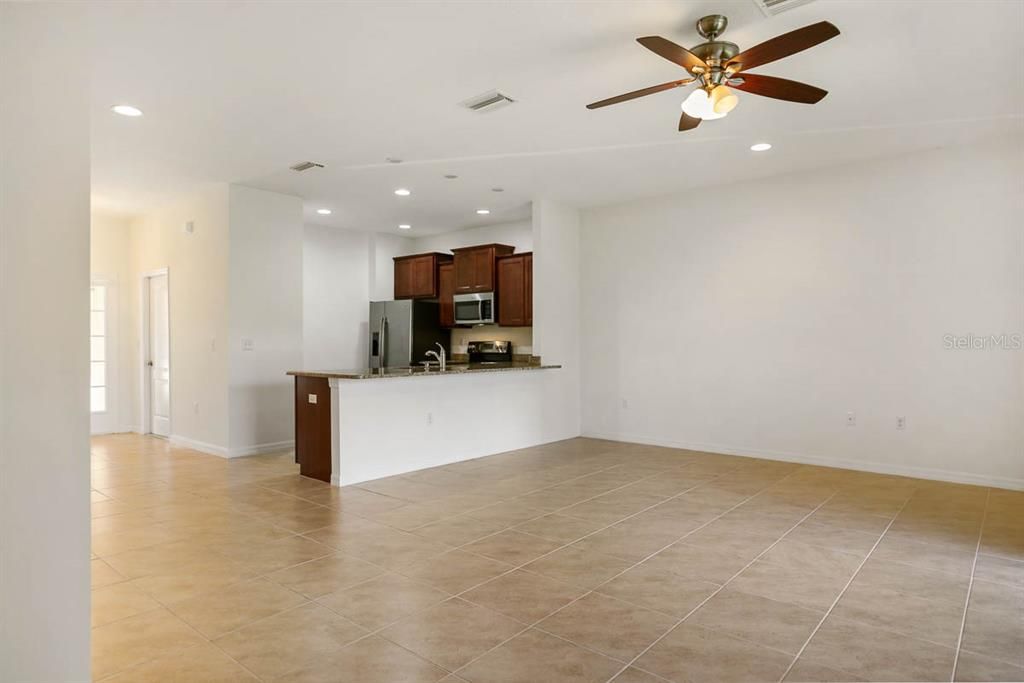 For Rent: $2,150 (3 beds, 2 baths, 1616 Square Feet)