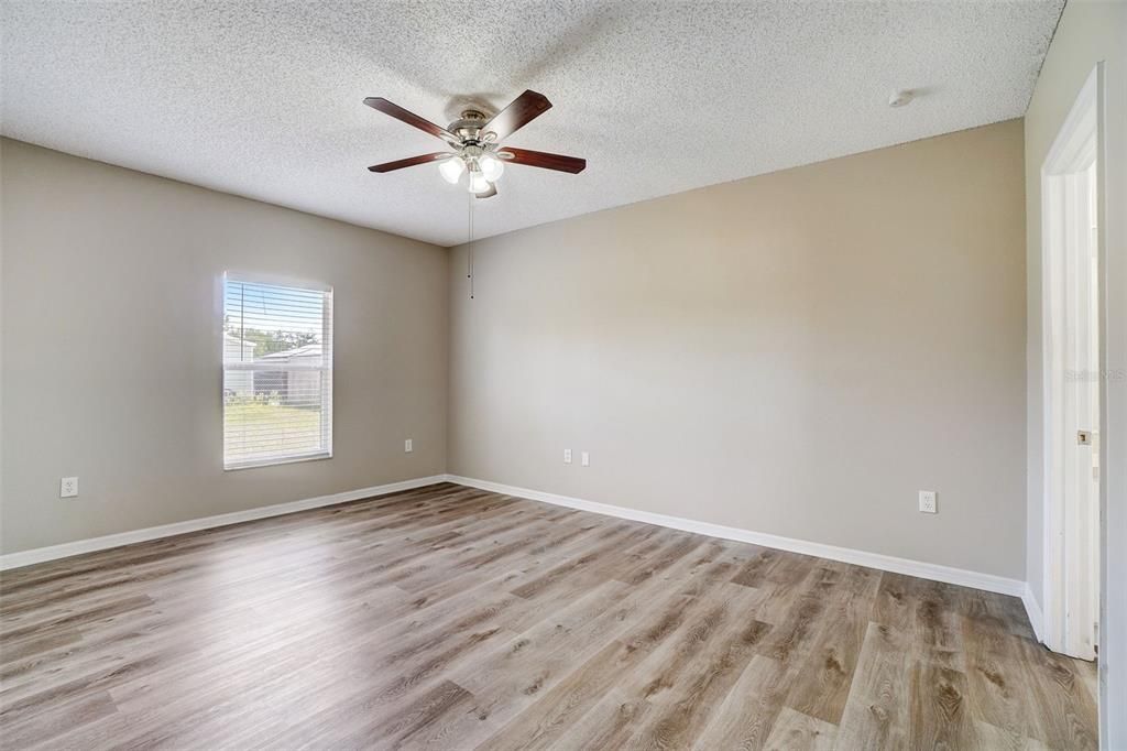 For Sale: $289,900 (3 beds, 2 baths, 1465 Square Feet)