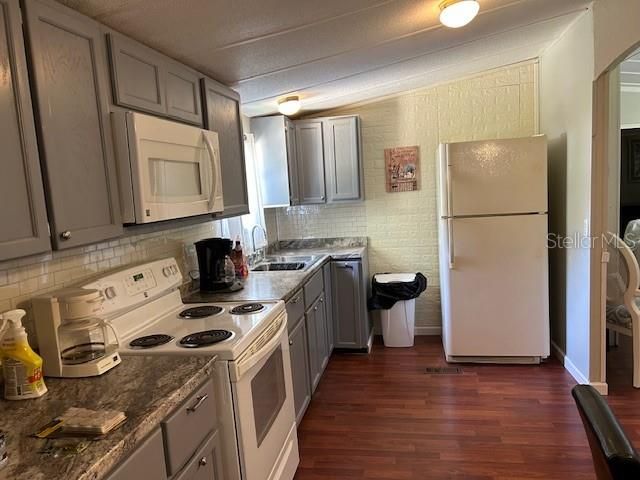 For Rent: $1,475 (3 beds, 2 baths, 1056 Square Feet)