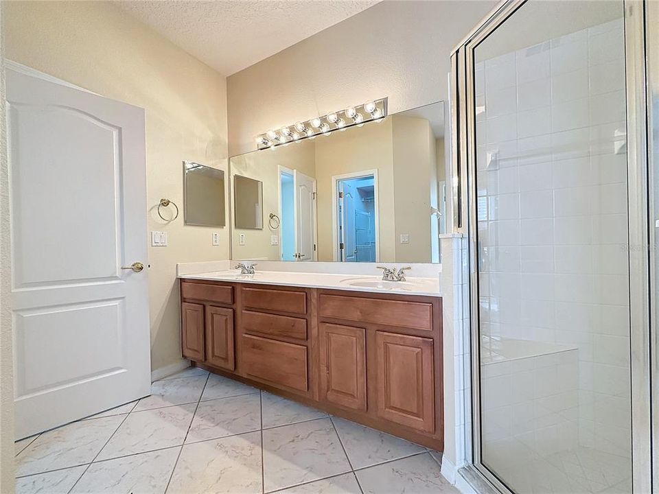 Dual sink vanity