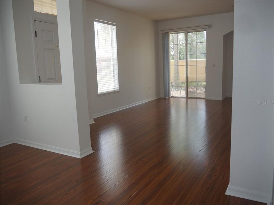 For Rent: $2,300 (3 beds, 2 baths, 1864 Square Feet)