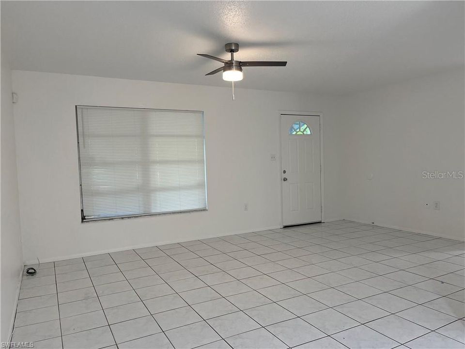 For Rent: $2,000 (2 beds, 2 baths, 1216 Square Feet)