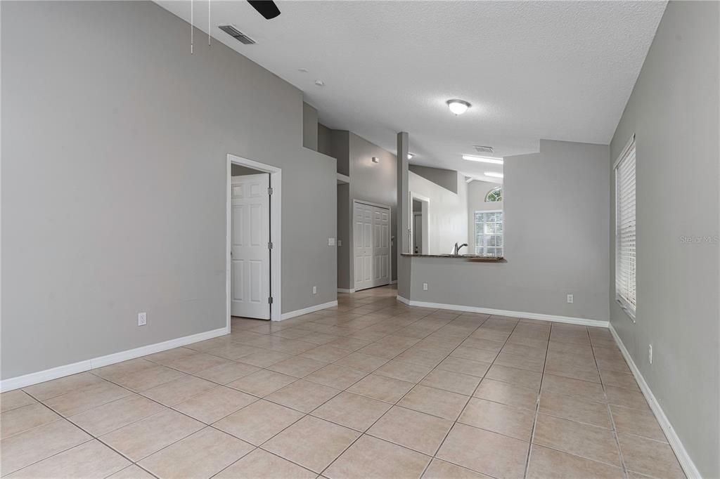 Active With Contract: $399,900 (3 beds, 2 baths, 1330 Square Feet)
