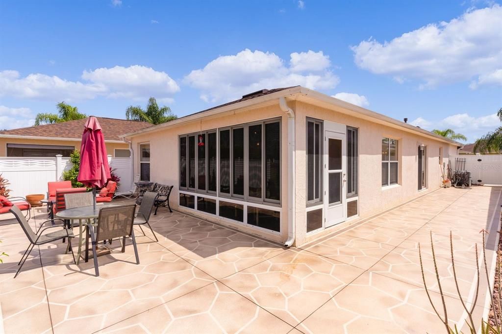 For Sale: $359,000 (2 beds, 2 baths, 1132 Square Feet)