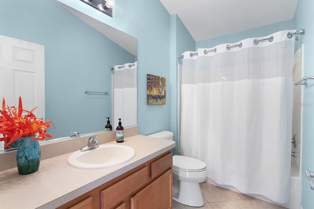 For Sale: $359,000 (2 beds, 2 baths, 1132 Square Feet)