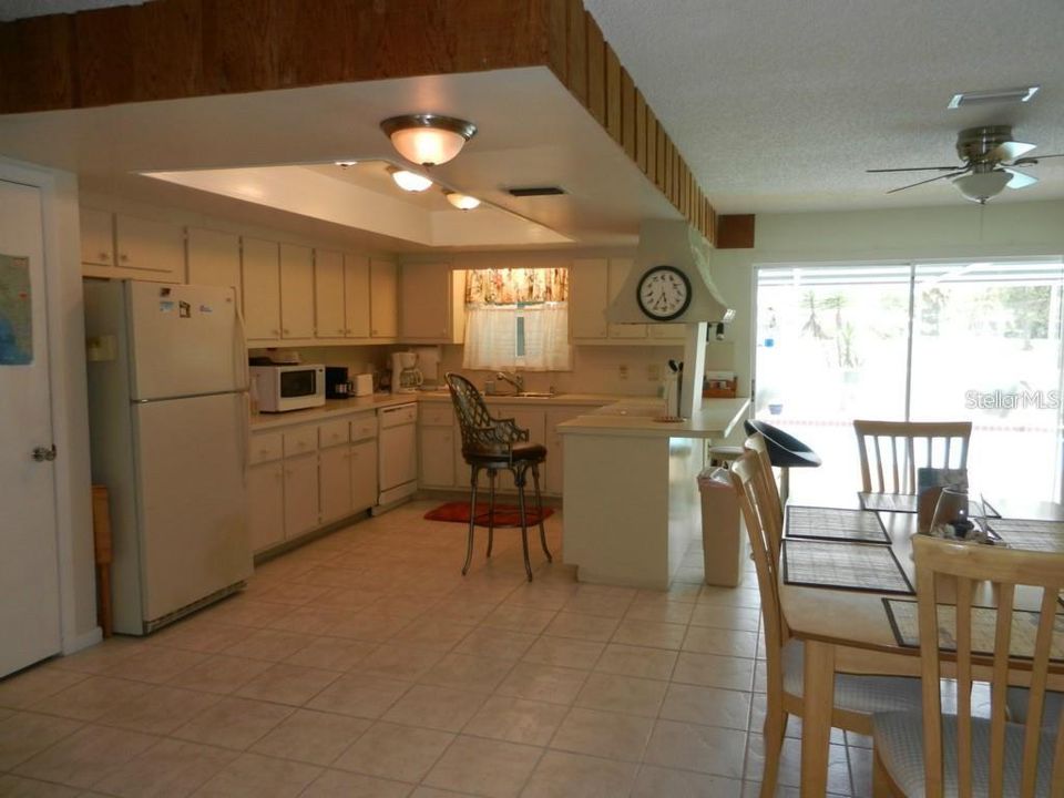 For Rent: $3,900 (3 beds, 2 baths, 1694 Square Feet)